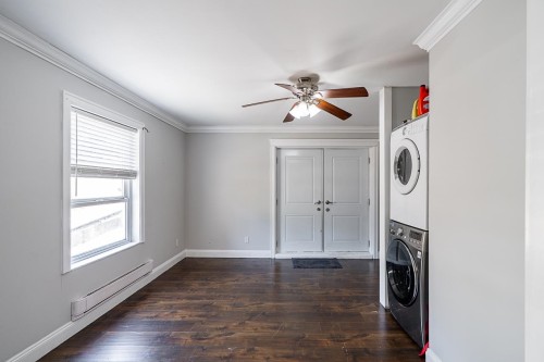 12892 111 Avenue, Surrey, BC - Indoor Photo Showing Laundry Room