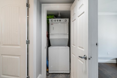 12892 111 Avenue, Surrey, BC - Indoor Photo Showing Laundry Room