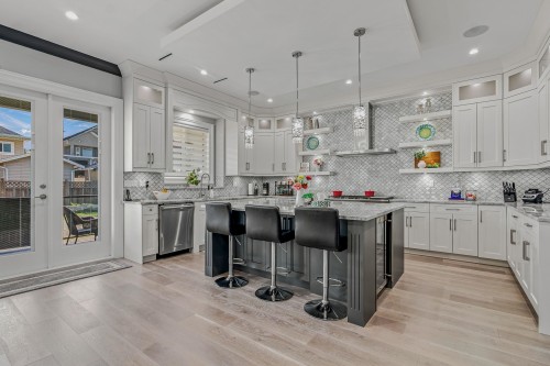 15046 76A Avenue, Surrey, BC - Indoor Photo Showing Kitchen With Upgraded Kitchen