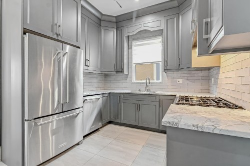 15046 76A Avenue, Surrey, BC - Indoor Photo Showing Kitchen With Upgraded Kitchen