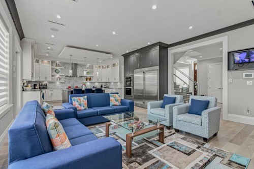 15046 76A Avenue, Surrey, BC - Indoor Photo Showing Living Room