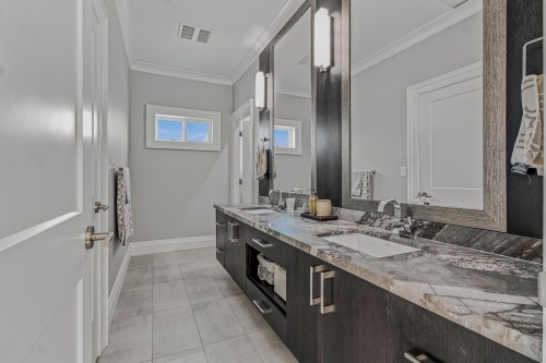 15046 76A Avenue, Surrey, BC - Indoor Photo Showing Bathroom