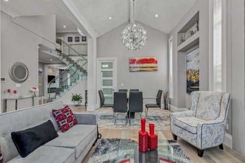 15046 76A Avenue, Surrey, BC - Indoor Photo Showing Living Room