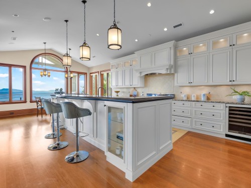 14334 Sunset Drive, White Rock, BC - Indoor Photo Showing Kitchen