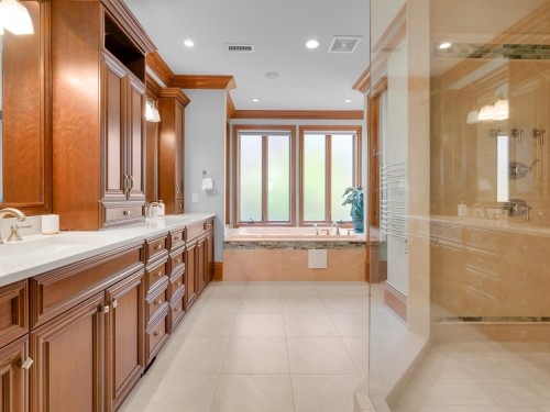 14334 Sunset Drive, White Rock, BC - Indoor Photo Showing Bathroom