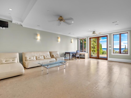 14334 Sunset Drive, White Rock, BC - Indoor Photo Showing Living Room