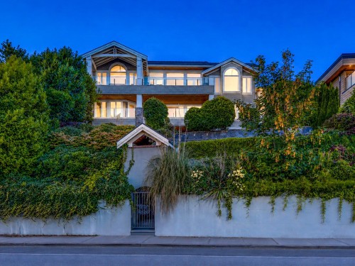 14334 Sunset Drive, White Rock, BC - Outdoor With Facade