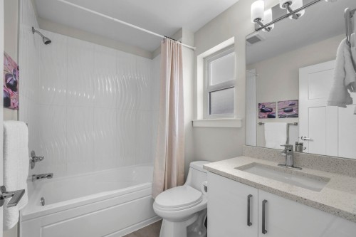 23-20856 76 Avenue, Langley, BC - Indoor Photo Showing Bathroom