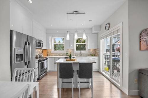 23-20856 76 Avenue, Langley, BC - Indoor Photo Showing Kitchen With Upgraded Kitchen