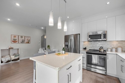 23-20856 76 Avenue, Langley, BC - Indoor Photo Showing Kitchen With Upgraded Kitchen