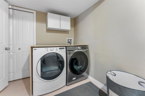 14876 56A Avenue, Surrey, BC - Indoor Photo Showing Laundry Room
