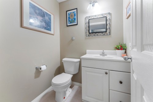 14876 56A Avenue, Surrey, BC - Indoor Photo Showing Bathroom