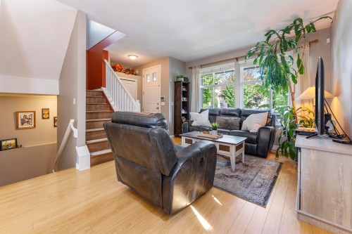 14876 56A Avenue, Surrey, BC - Indoor Photo Showing Living Room