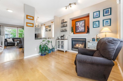 14876 56A Avenue, Surrey, BC - Indoor Photo Showing Living Room With Fireplace
