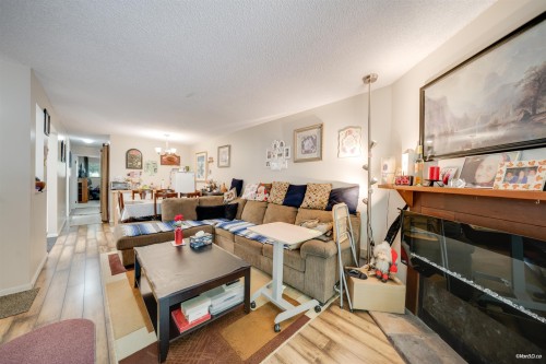 14828 Holly Park Lane  Surrey, BC V3R 6Y2