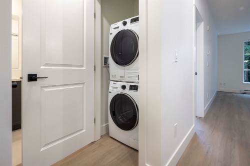 310-3480 146A, Surrey, BC - Indoor Photo Showing Laundry Room