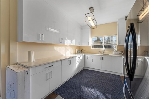 21780 64 Avenue, Langley, BC - Indoor Photo Showing Kitchen