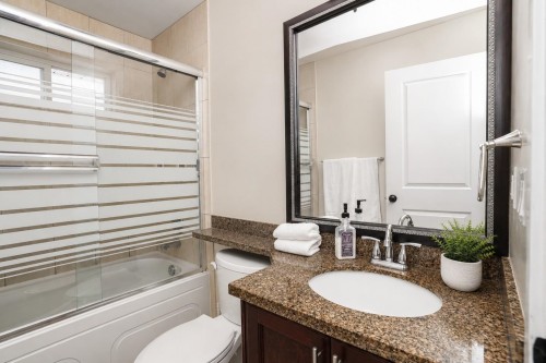 12962 60 Avenue, Surrey, BC 