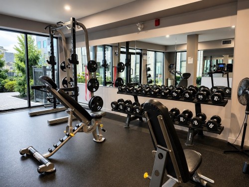 313-15858 Fraser Highway, Surrey, BC - Indoor Photo Showing Gym Room
