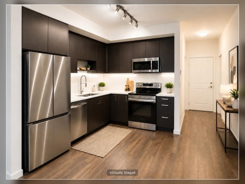 313-15858 Fraser Highway, Surrey, BC - Indoor Photo Showing Kitchen With Upgraded Kitchen