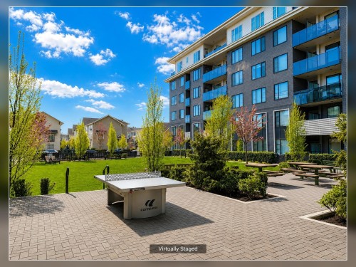 313-15858 Fraser Highway, Surrey, BC - Outdoor