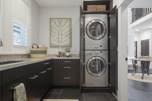 25044 56 Avenue, Langley, BC - Indoor Photo Showing Laundry Room