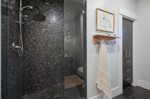 25044 56 Avenue, Langley, BC - Indoor Photo Showing Bathroom