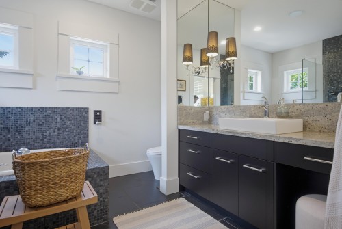25044 56 Avenue, Langley, BC - Indoor Photo Showing Bathroom
