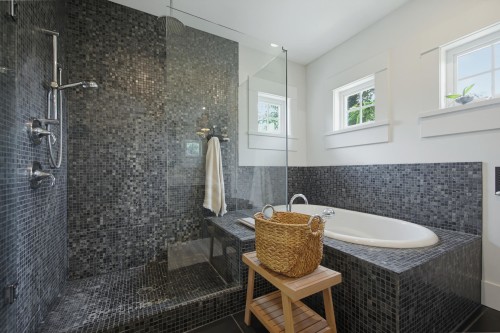 25044 56 Avenue, Langley, BC - Indoor Photo Showing Bathroom