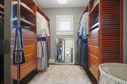25044 56 Avenue, Langley, BC - Indoor With Storage