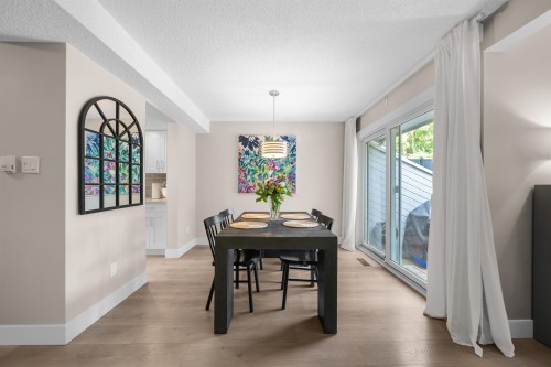 15879 Alder Place, Surrey, BC - Indoor Photo Showing Dining Room