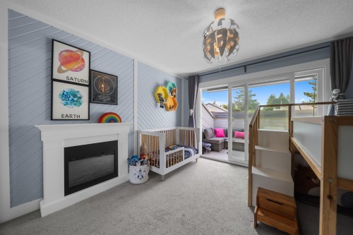 15879 Alder Place, Surrey, BC - Indoor With Fireplace