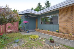 2822 Upland Crescent Abbotsford, BC V2T 2E9
