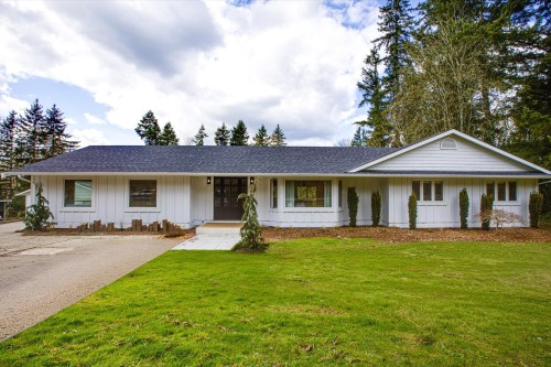 7025 Hesslea Crescent, Abbotsford, BC - Outdoor With Facade