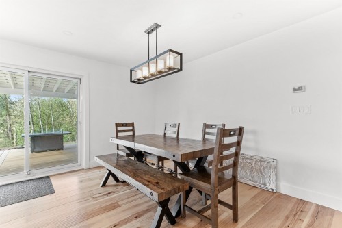 7025 Hesslea Crescent, Abbotsford, BC - Indoor Photo Showing Dining Room