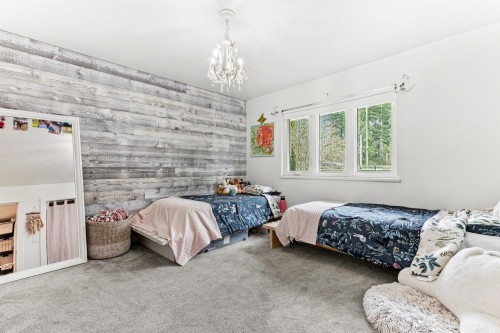 7025 Hesslea Crescent, Abbotsford, BC - Indoor Photo Showing Bedroom