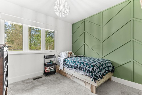 7025 Hesslea Crescent, Abbotsford, BC - Indoor Photo Showing Bedroom