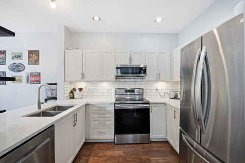 5-20582 67 Avenue, Langley, BC - Indoor Photo Showing Kitchen With Double Sink With Upgraded Kitchen