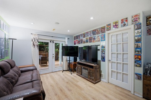 5-20582 67 Avenue, Langley, BC - Indoor Photo Showing Living Room