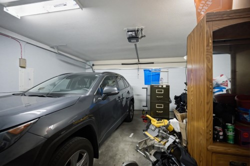 5-20582 67 Avenue, Langley, BC - Indoor Photo Showing Garage