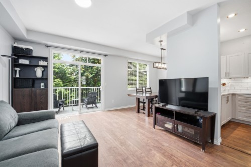 5-20582 67 Avenue, Langley, BC - Indoor Photo Showing Living Room