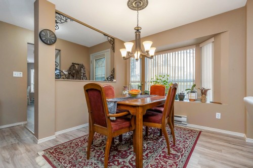 47-3380 Gladwin Road, Abbotsford, BC - Indoor Photo Showing Dining Room