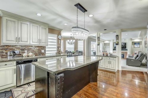 15341 80 Avenue, Surrey, BC - Indoor Photo Showing Kitchen With Upgraded Kitchen