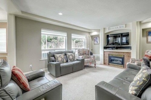 15341 80 Avenue, Surrey, BC - Indoor Photo Showing Living Room With Fireplace
