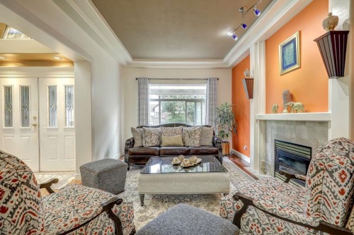 15341 80 Avenue, Surrey, BC - Indoor Photo Showing Living Room With Fireplace