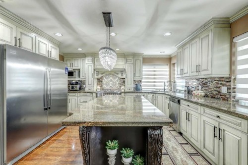 15341 80 Avenue, Surrey, BC - Indoor Photo Showing Kitchen With Stainless Steel Kitchen With Upgraded Kitchen