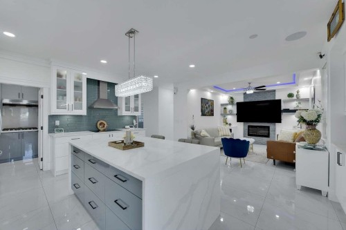 8825 131 Street, Surrey, BC - Indoor Photo Showing Kitchen With Upgraded Kitchen