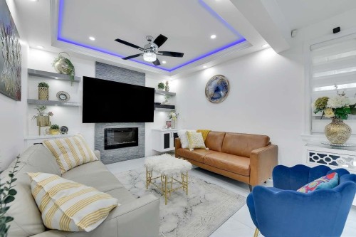 8825 131 Street, Surrey, BC - Indoor Photo Showing Living Room With Fireplace