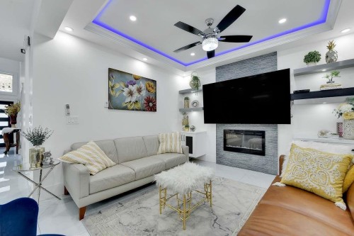 8825 131 Street, Surrey, BC - Indoor Photo Showing Living Room With Fireplace