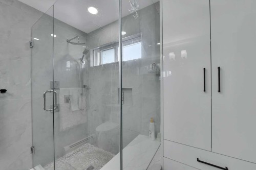 8825 131 Street, Surrey, BC - Indoor Photo Showing Bathroom